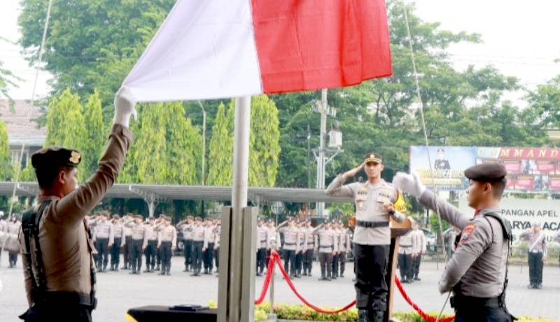 Kapolres Pasuruan Pimpin Upacara Bendera HKN