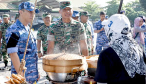 Danrem 072/Pamungkas Hadiri Acara Bazar TNI