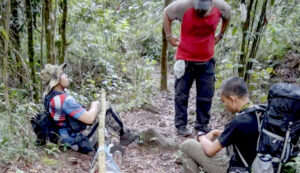 Pendaki Alami Hiptermia di Gunung Lemongan Berhasil Di Evakuasi Oleh Petugas