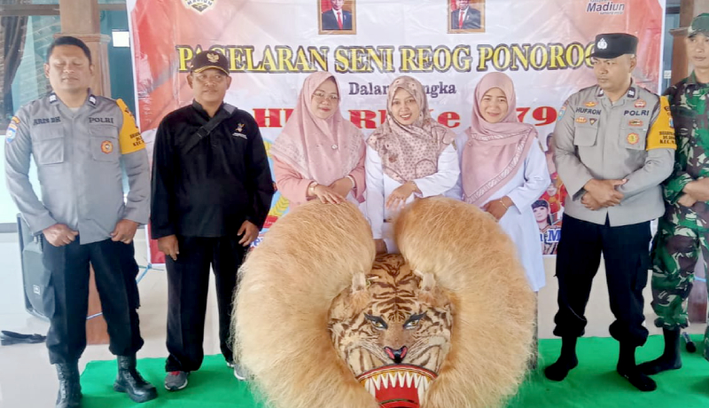 Desa Dempelan Madiun Menampilkan Seni Reog Ponorogo