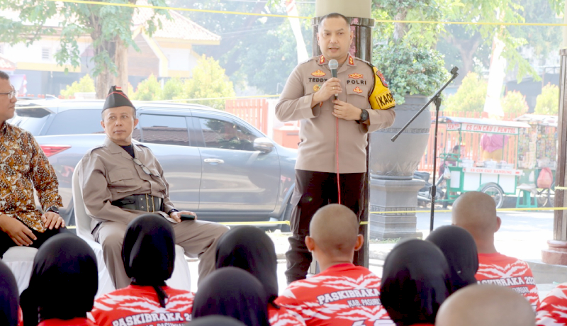 Kapolres Pasuruan Berikan Semangat Anggota Pelatihan Paskibraka