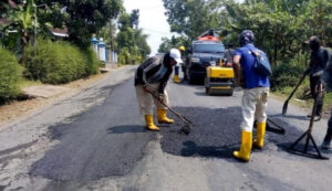 Pemeliharaan Rutin Jalan Probolinggo - Paiton - Situbondo