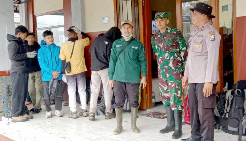 Jelang Pergantian Tahun, Polisi Amankan Wisatawan di Ranu Pane dan Ranu Regulo