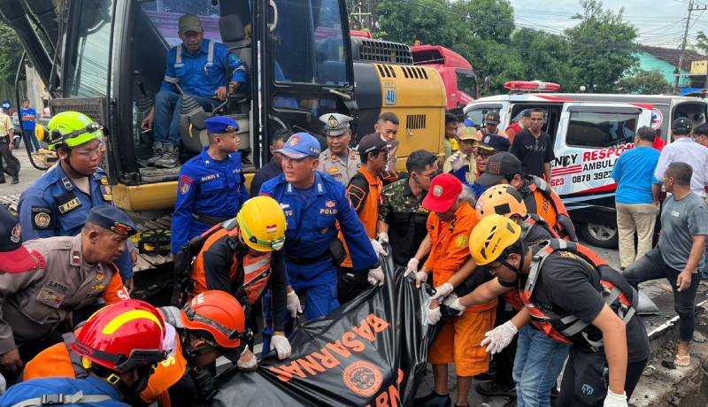 Tim Polda DIY Evakuasi dan Identifikasi Korban Terpeleset di Saluran Air