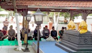 Ziarah Makam Leluhur, Wali Kota Peringati HUT ke-107 Kota Madiun