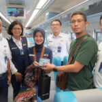 Semarakkan HUT Kota Madiun ke-107, KAI Daop 7 Madiun Sapa Pelanggan